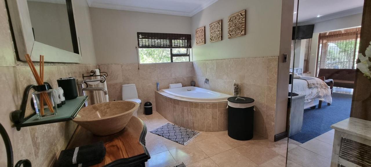 Moquini House Wilderness Hotel ภายนอก รูปภาพ